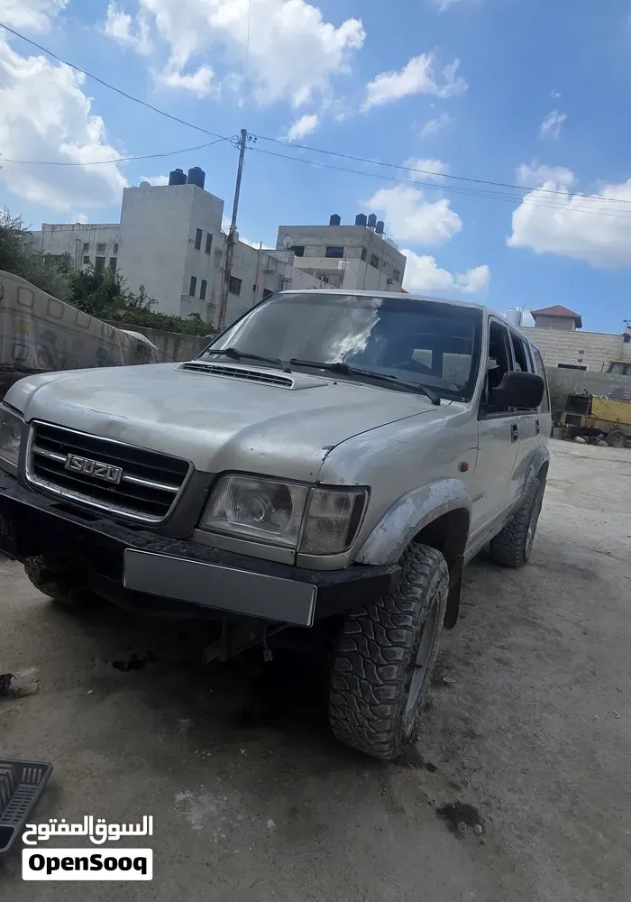 Isuzu Trooper 1999 photo 3