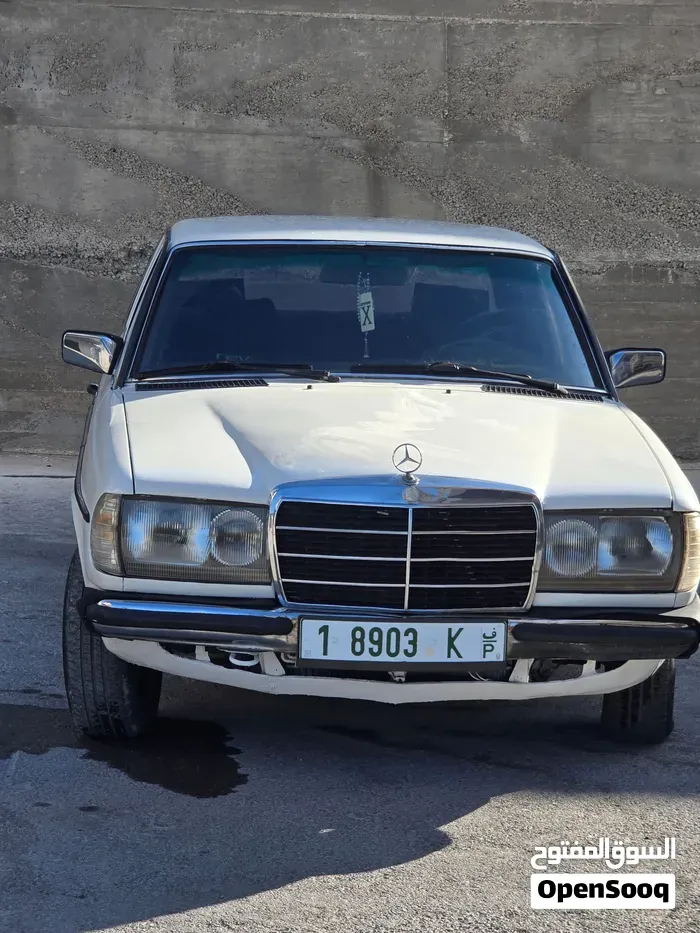 Mercedes-Benz 1982