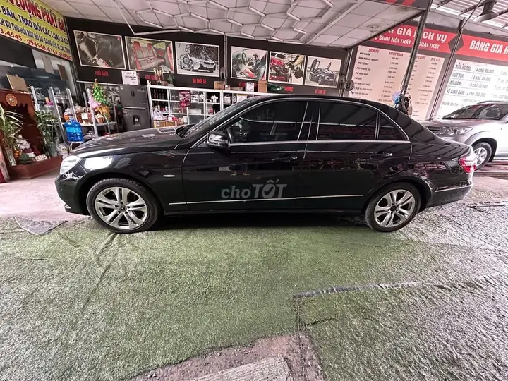 Mercedes-Benz E-Class 2010 photo 5