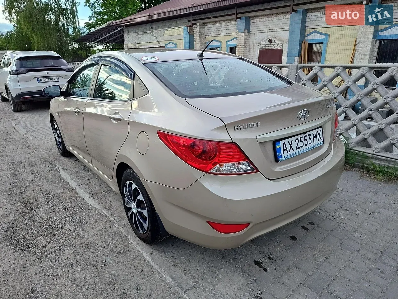 Hyundai Accent 2012 photo 3