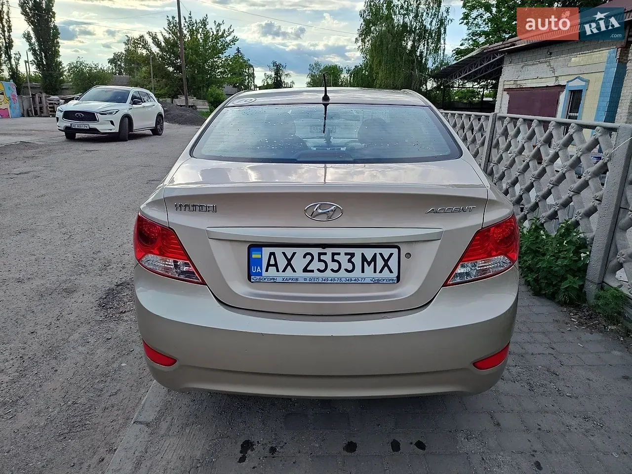 Hyundai Accent 2012 photo 4