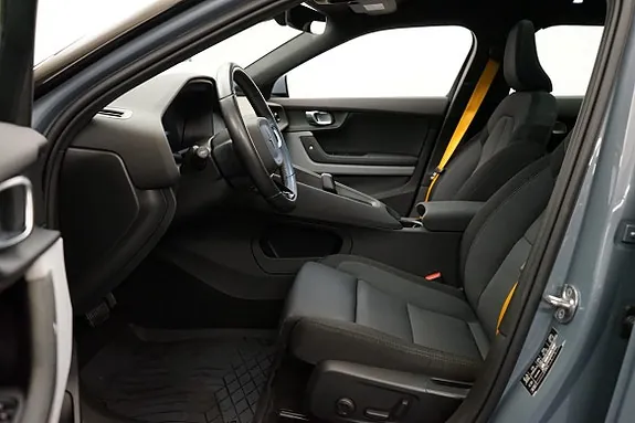 Polestar 2 2023 photo 5