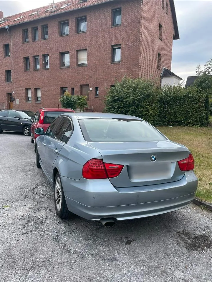 BMW E90
