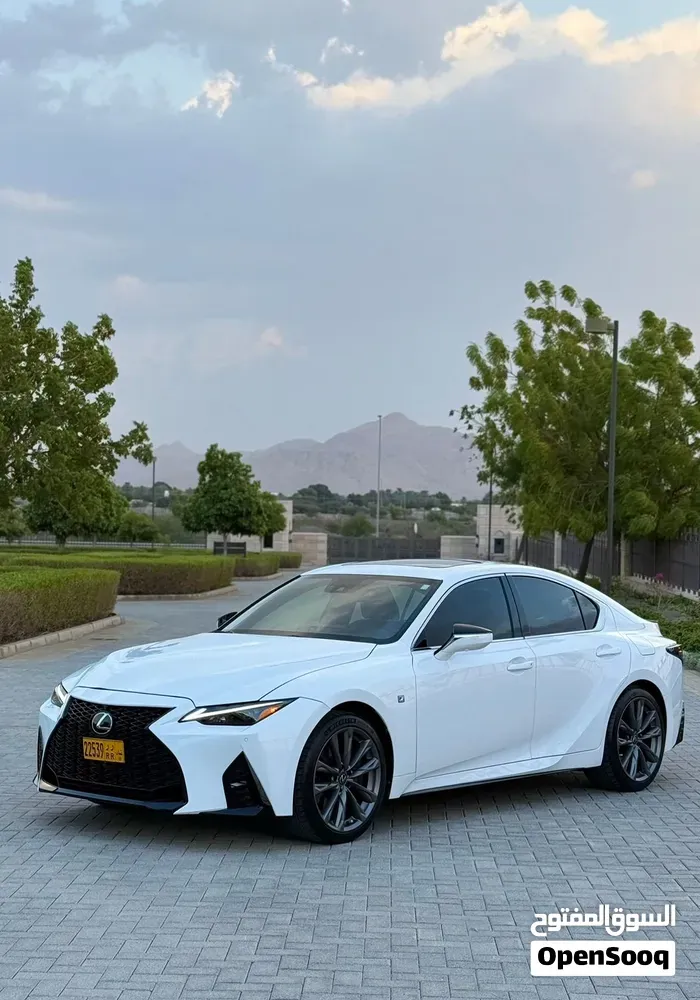 Lexus Is 350 2023 photo 5