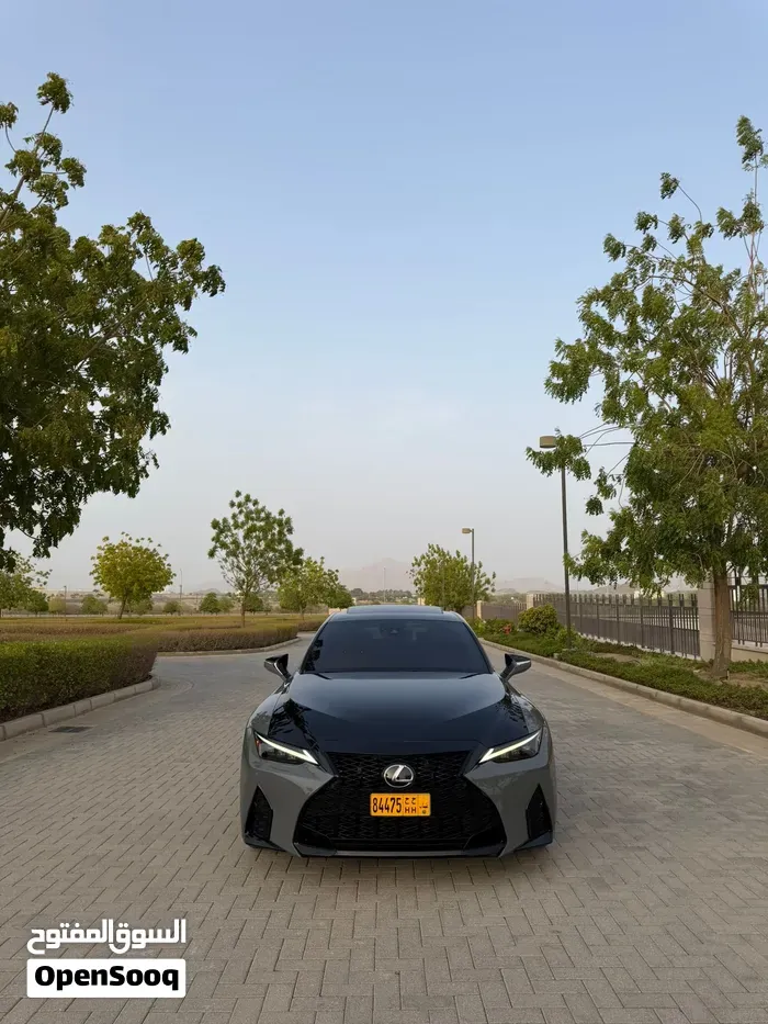 Lexus Is 350 2023 photo 3