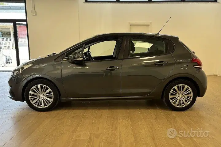 Peugeot 208 2017 photo 4