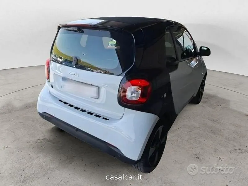 Smart Fortwo 2022 photo 3