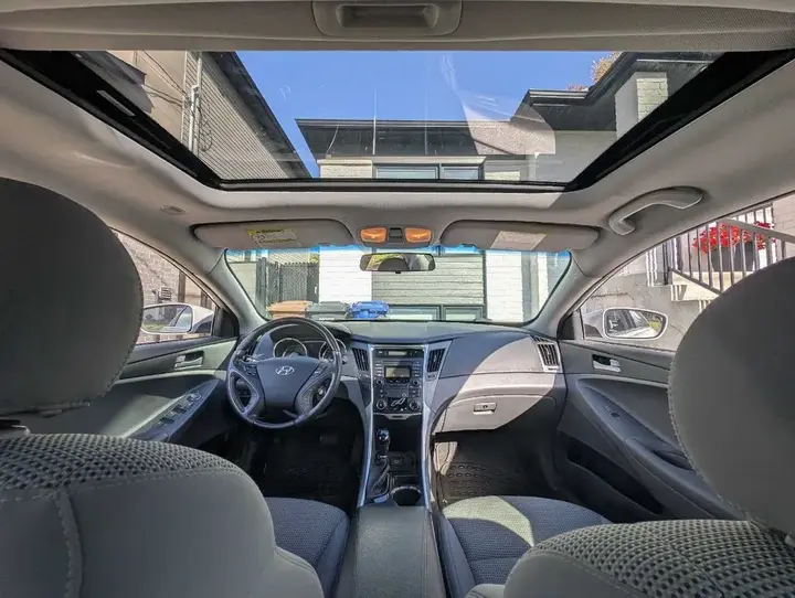 Hyundai Sonata 2012 photo 4