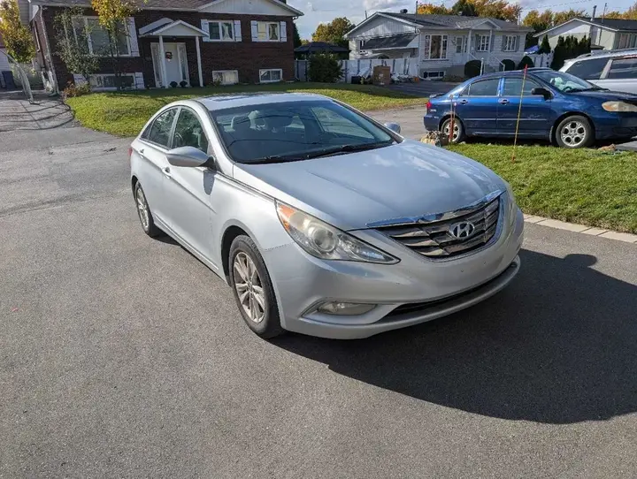 Hyundai Sonata 2012 photo 2