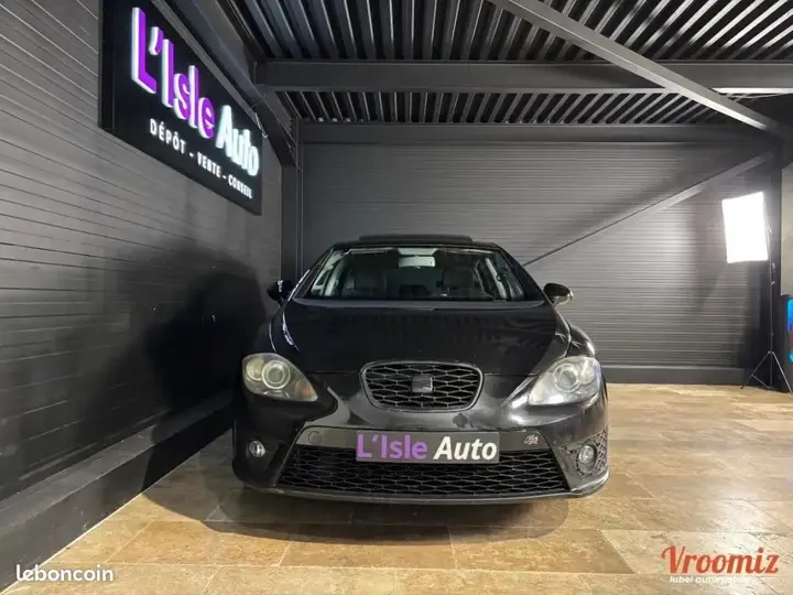 Seat Leon 2011 photo 2