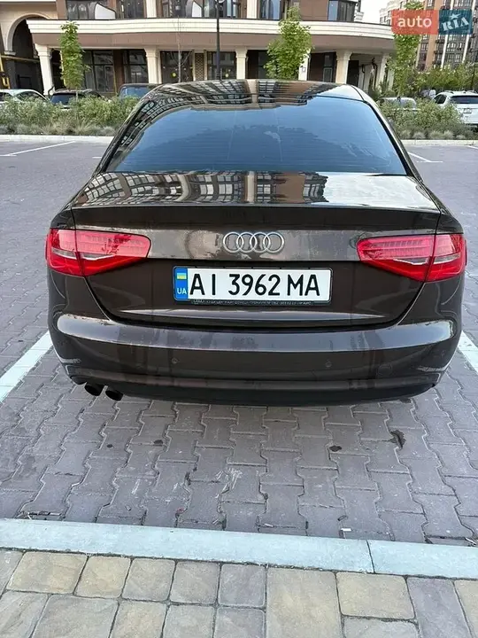 Audi A4 2012 photo 4