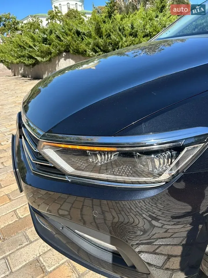 Volkswagen Passat 2022 photo 3