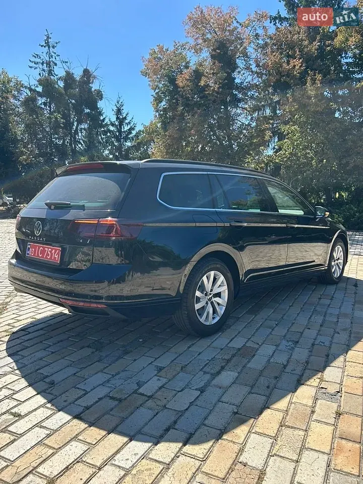 Volkswagen Passat 2022 photo 5