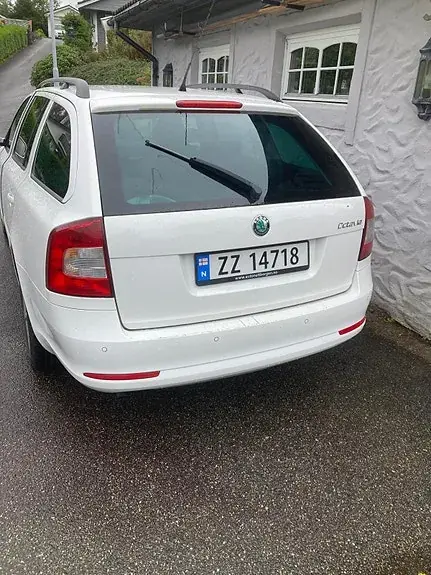 Skoda Octavia 2012 photo 3