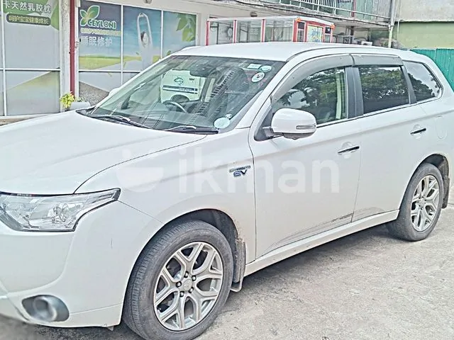 Mitsubishi Outlander 2015 photo 2