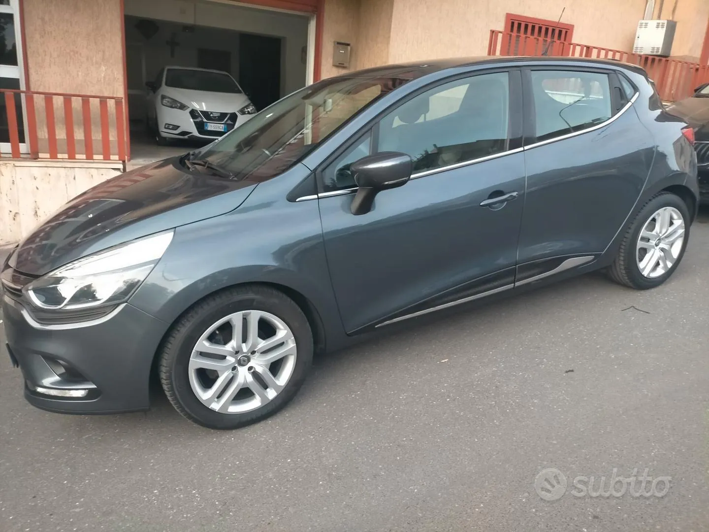 Renault Clio 2018 photo 2