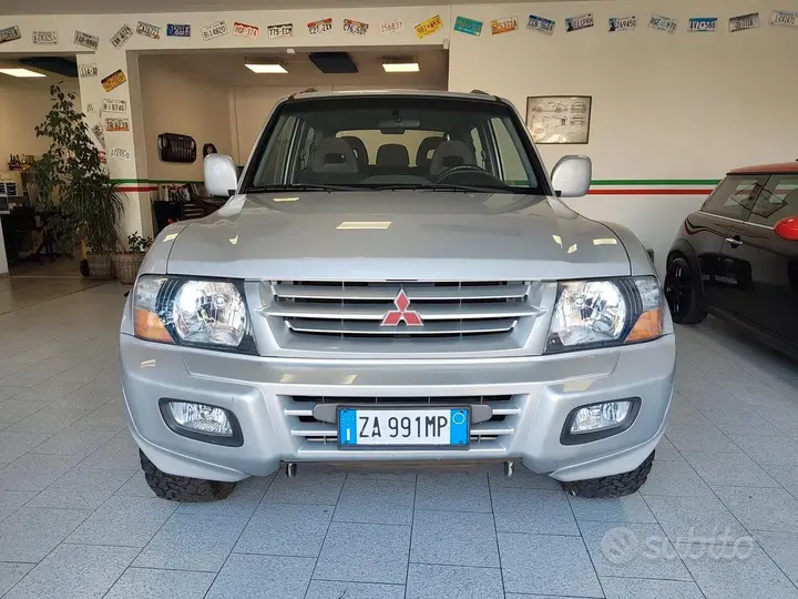 Mitsubishi Pajero 2002 photo 2