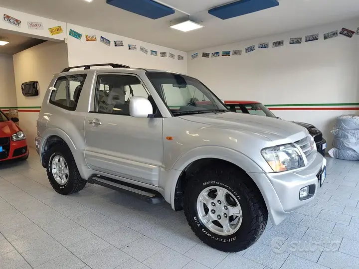 Mitsubishi Pajero 2002 photo 3