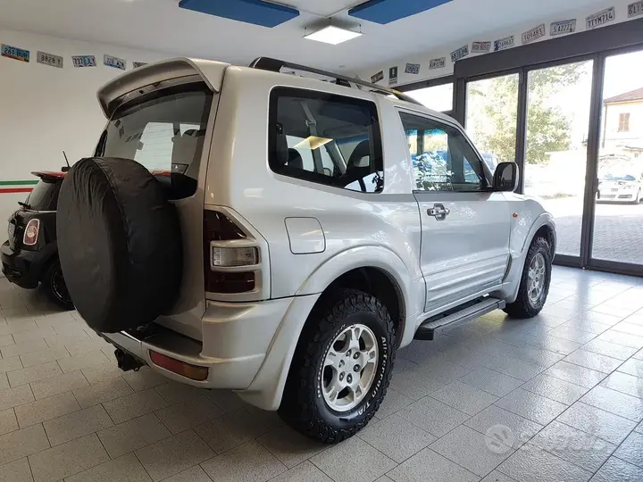 Mitsubishi Pajero 2002 photo 4