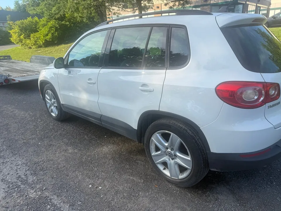 Volkswagen Tiguan 2011 photo 2