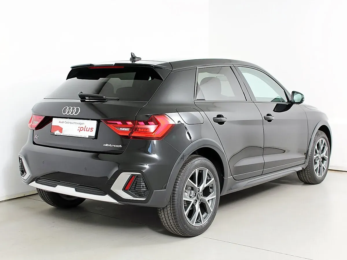 Audi A1 2025 photo 2