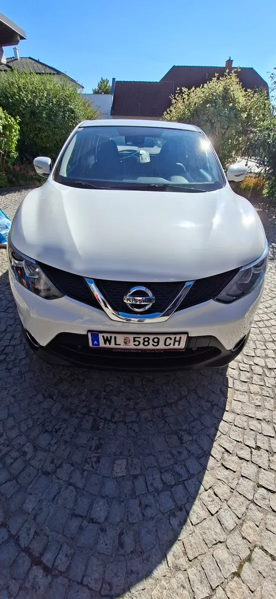 Nissan Qashqai 2014 photo 2