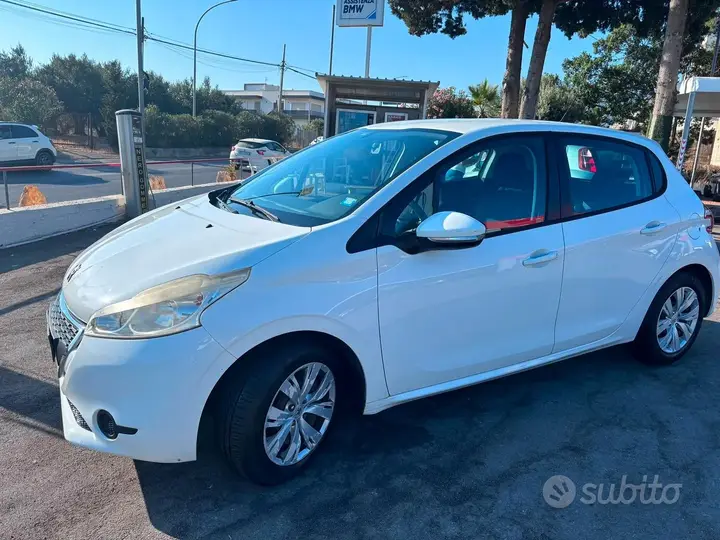 Peugeot 208 2014 photo 5