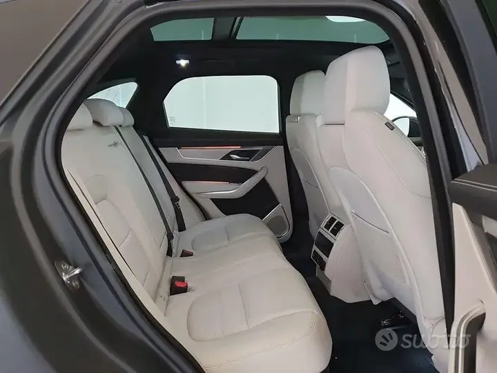 Jaguar F-Pace 2024 photo 5