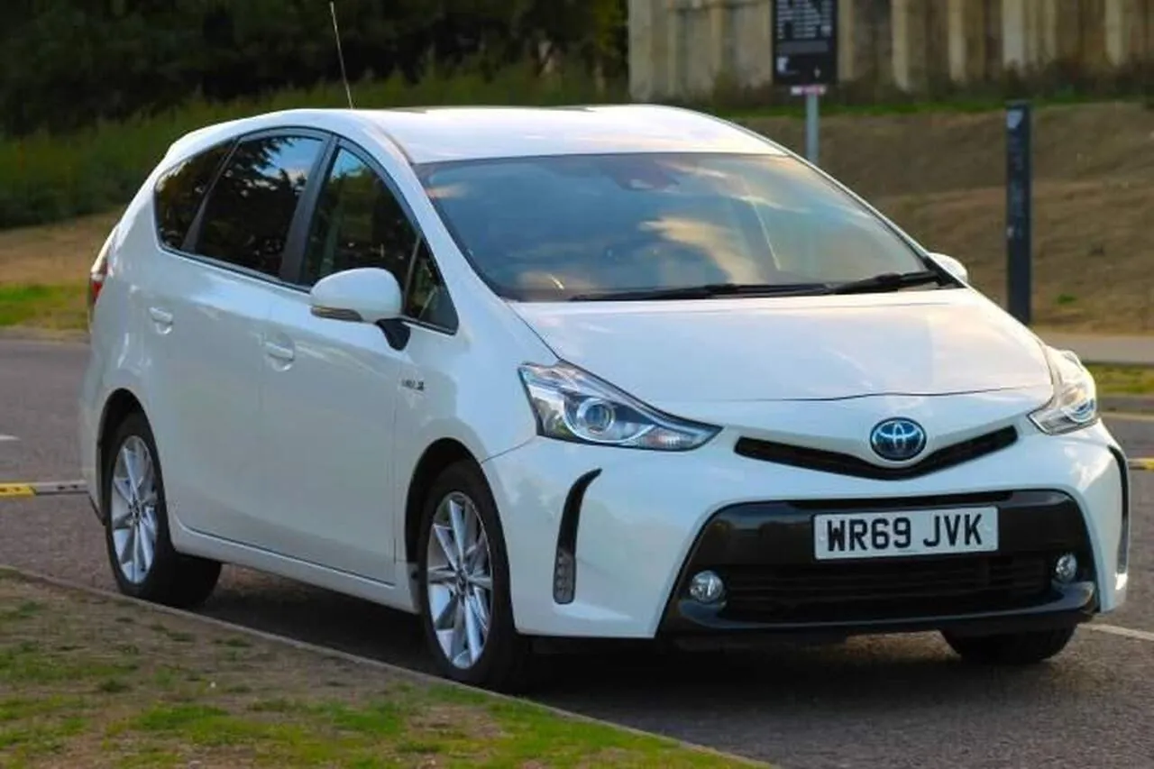 Toyota Prius 2019 photo 2