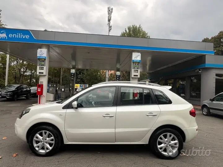Renault Koleos 2011 photo 2