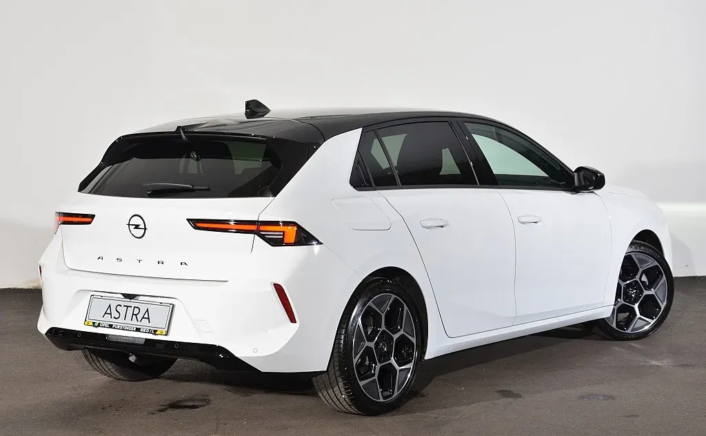 Opel Astra 2024 photo 3