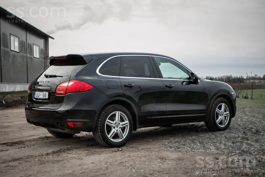 Porsche Cayenne 2012 photo 3
