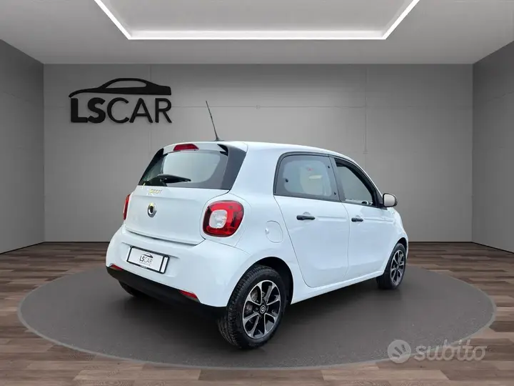 Smart Forfour 2017 photo 3