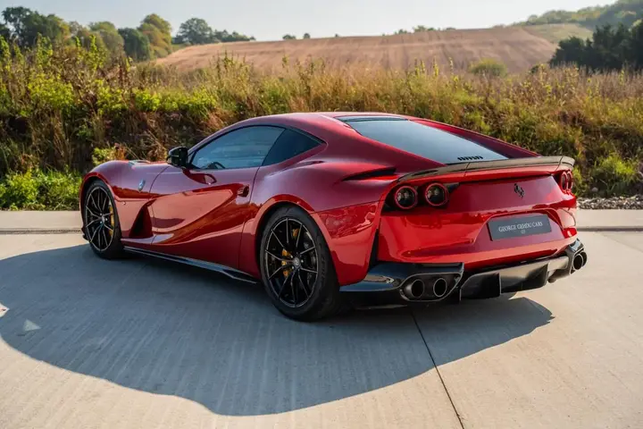 Ferrari 812 Superfast 2019 photo 2
