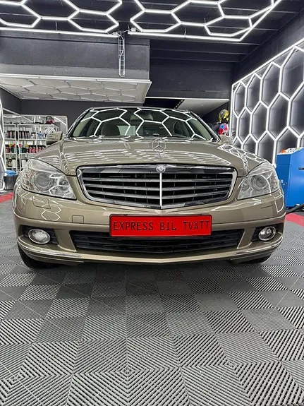 Mercedes-Benz C200
