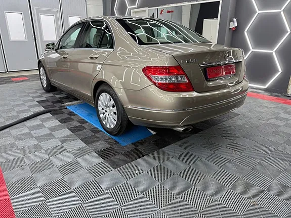 Mercedes-Benz C200 2010 photo 3