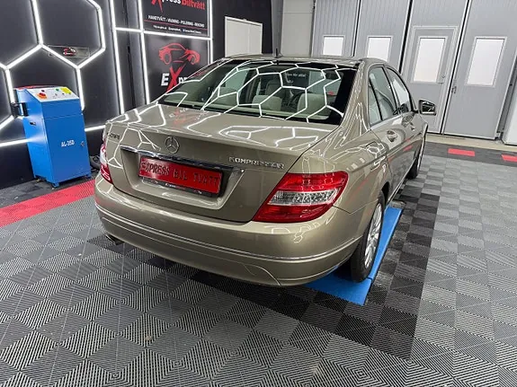 Mercedes-Benz C200 2010 photo 4