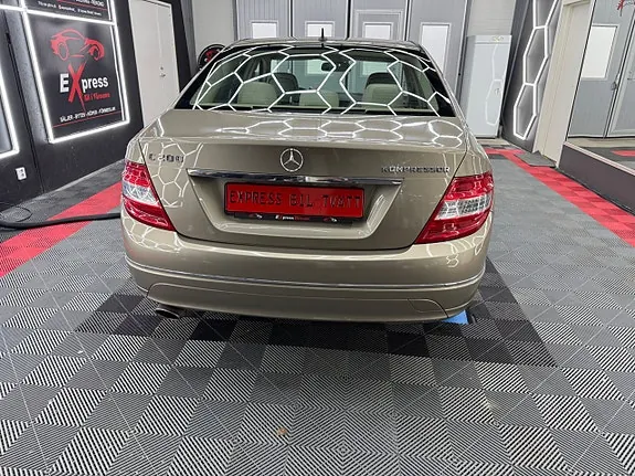 Mercedes-Benz C200 2010 photo 5