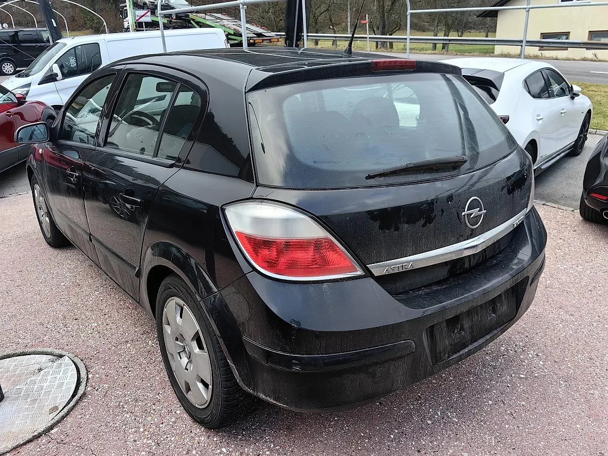 Opel Astra 2005 photo 2