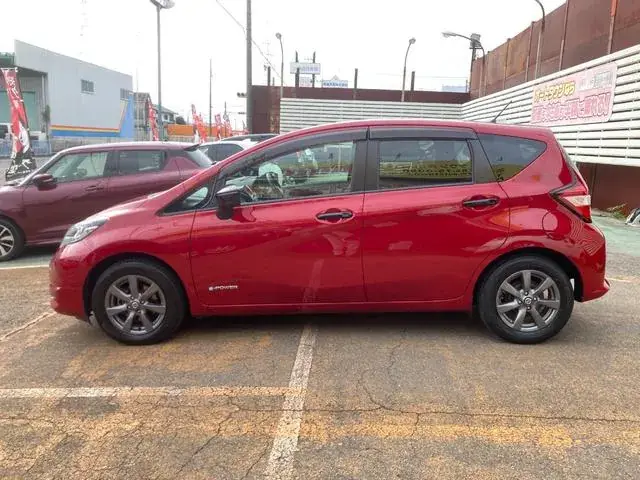 Nissan Note 2018 photo 5