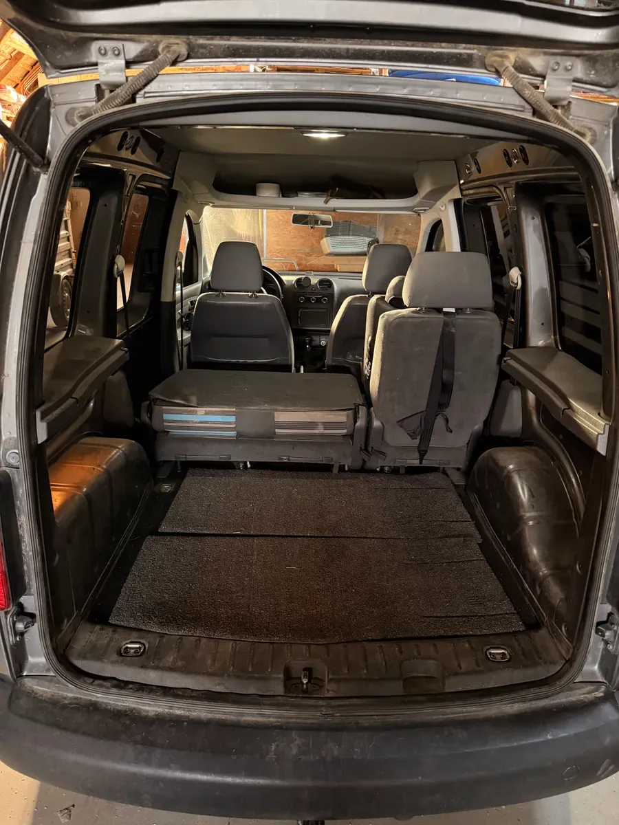 Volkswagen Caddy 2012 photo 2