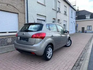 Kia Venga 2014 photo 4