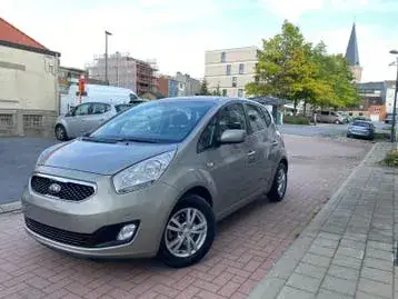 Kia Venga 2014 photo 2