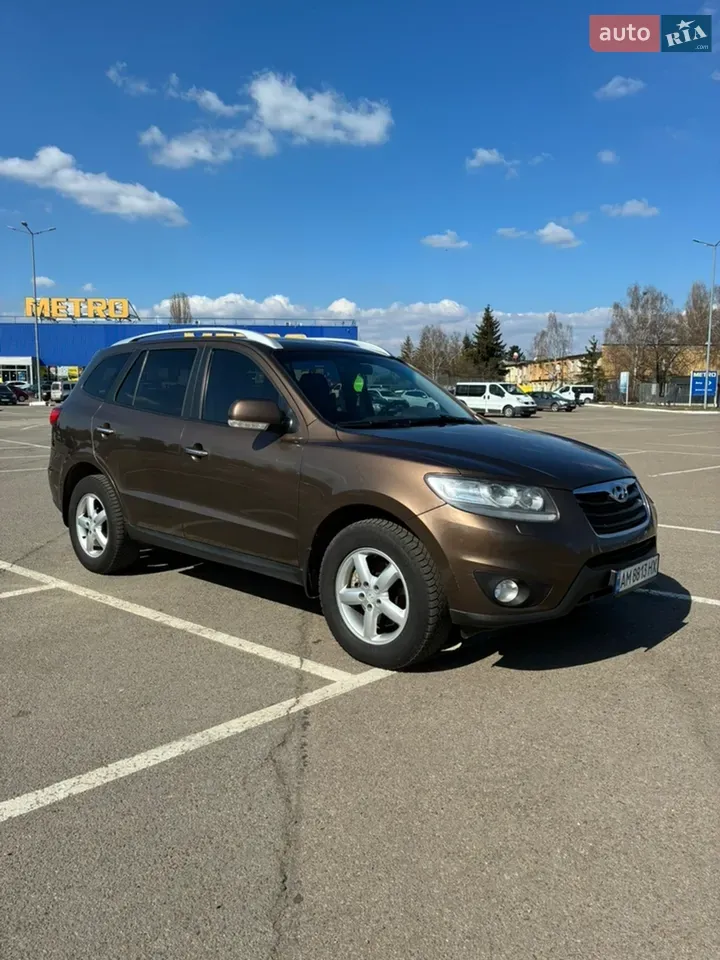 Hyundai Santa Fe 2010 photo 4