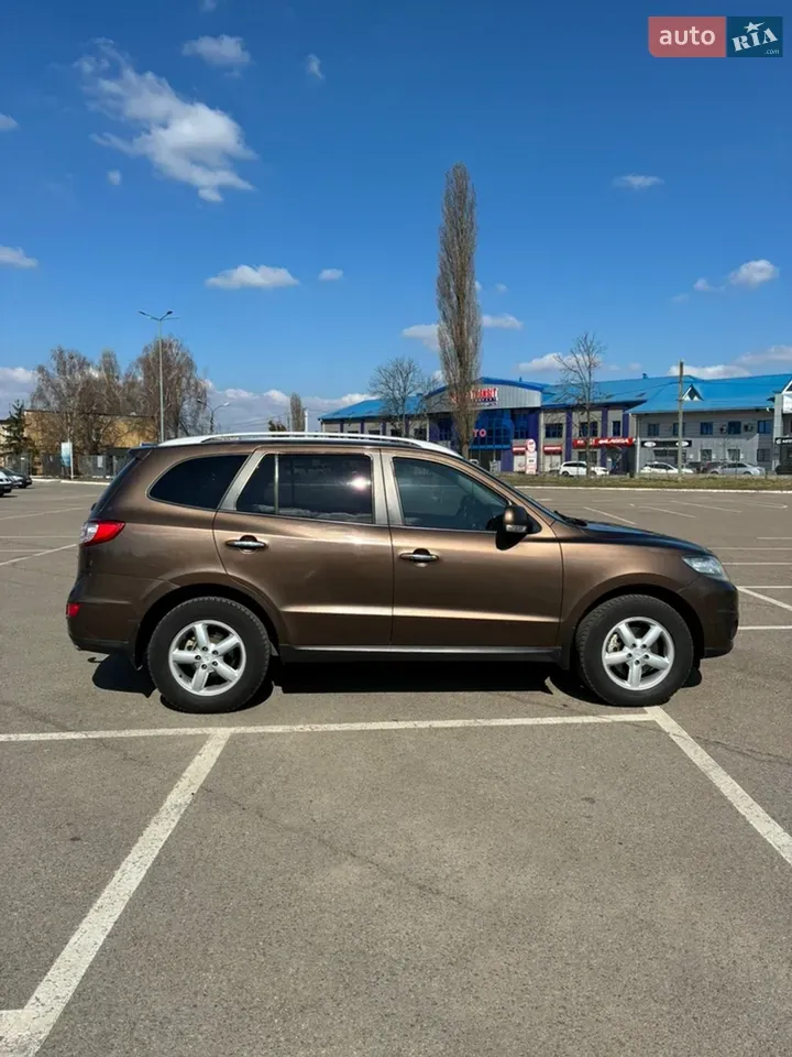 Hyundai Santa Fe 2010 photo 3