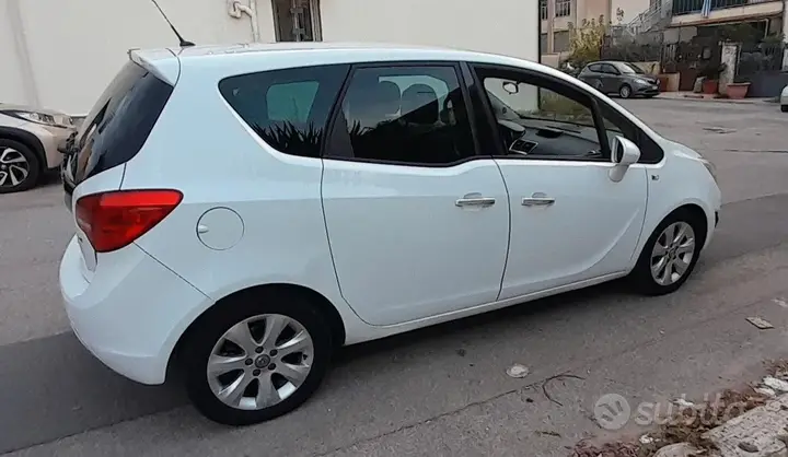 Opel Meriva 2011 photo 2