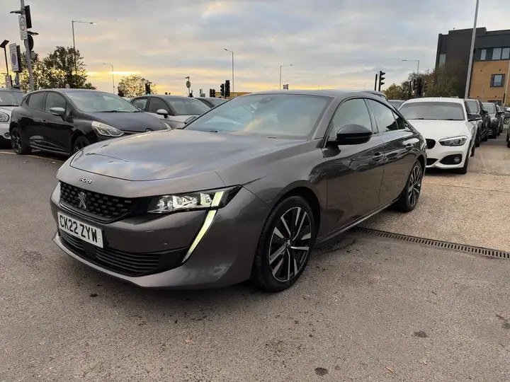 Peugeot 208 2022 photo 3