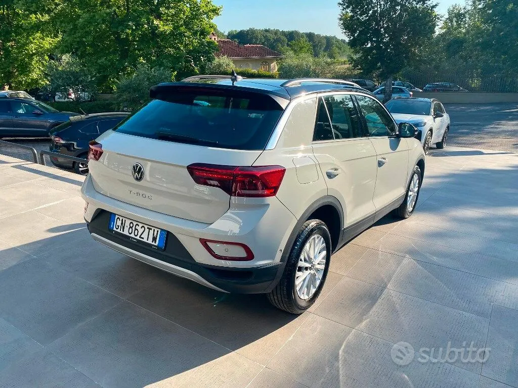 Volkswagen T-Roc 2023 photo 3