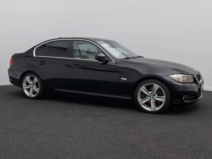 BMW 325 2011 photo 4