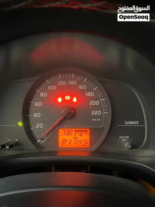 Toyota Yaris 2013 photo 4